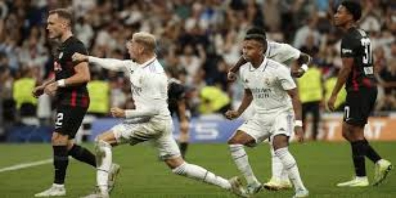 战术板解析：两队攻防体系的碰撞与取舍- 星空博彩