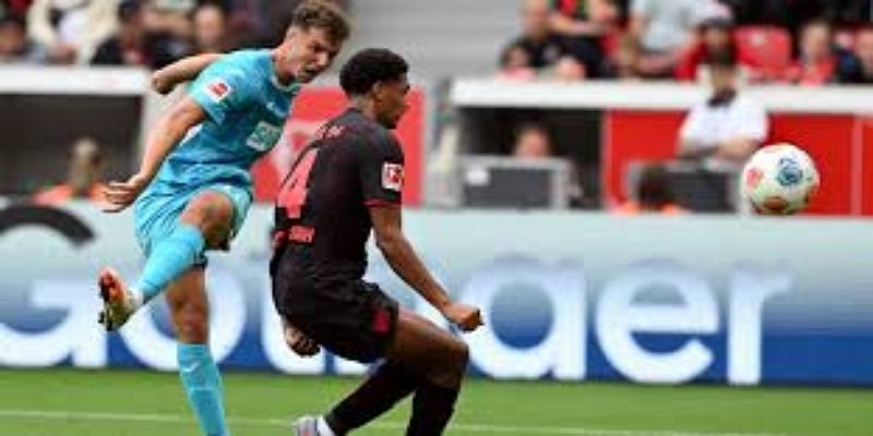 比赛转折点：从防线失误到赖特点球扳平- 星空博彩