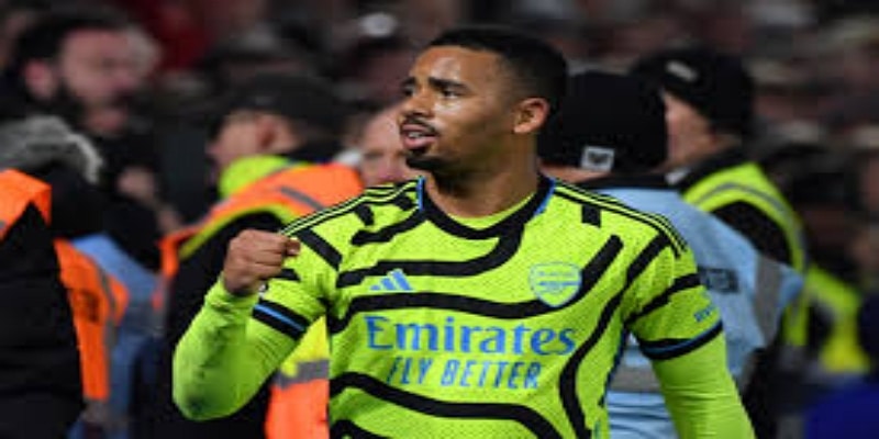 争议进球与战术转折点解析-星空博彩