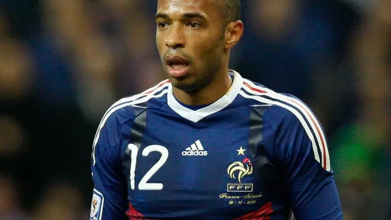 早年足迹与足球梦想